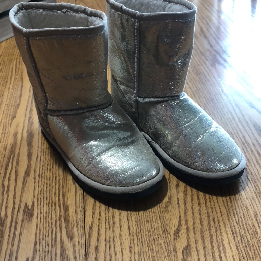 Girls boots